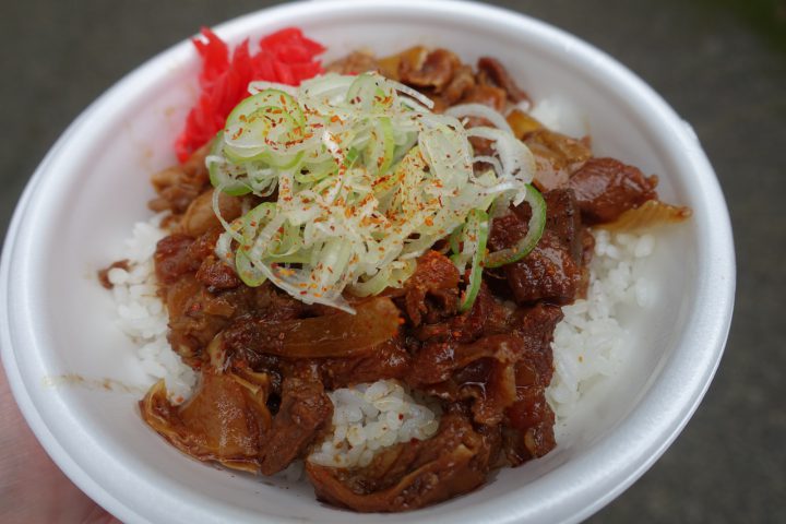 牛すじ丼